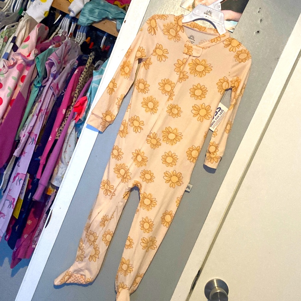 Wonder luxe brand Sunflower Print Kids One Piece nwt 24 momths